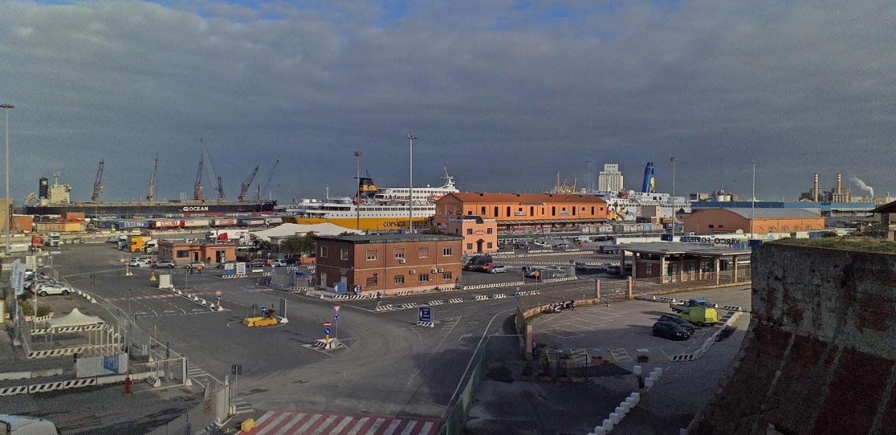 Casa Il Girasole Lägenhet Livorno Exteriör bild